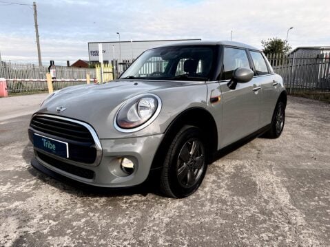 Mini Hatch COOPER D 15