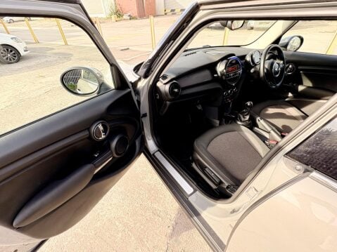 Mini Hatch COOPER D 27