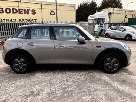 Mini Hatch COOPER D 6