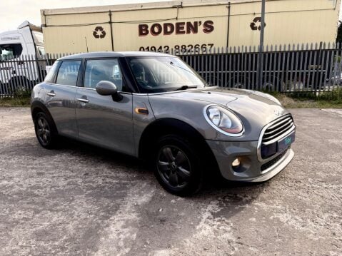 Mini Hatch COOPER D 5
