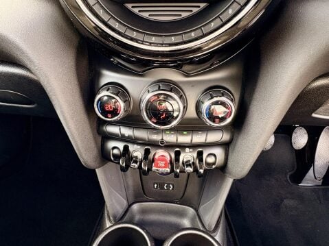 Mini Hatch COOPER D 31