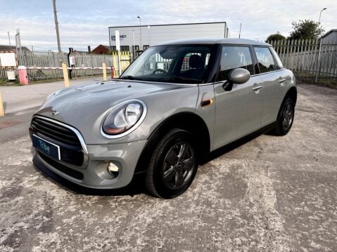 Mini Hatch COOPER D 10