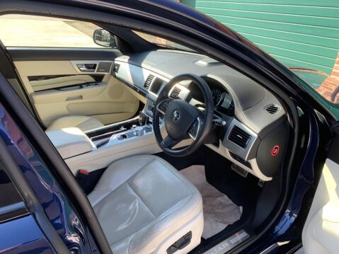 Jaguar XF 3.0d S V6 Portfolio Auto Euro 5 (s/s) 4dr 4