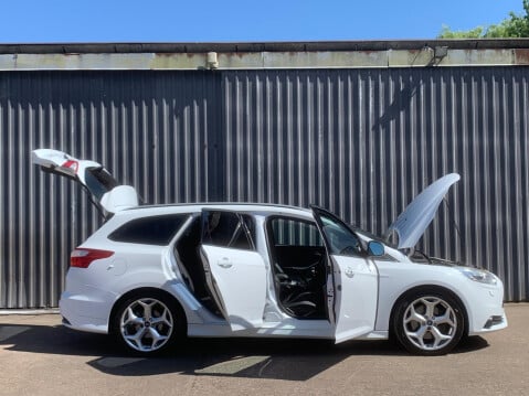 Ford Focus 2.0T EcoBoost ST-3 Euro 5 (s/s) 5dr 3