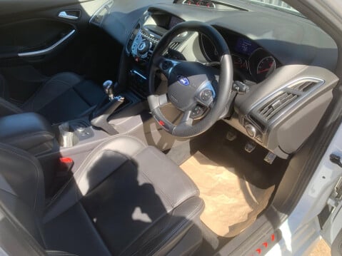 Ford Focus 2.0T EcoBoost ST-3 Euro 5 (s/s) 5dr 4