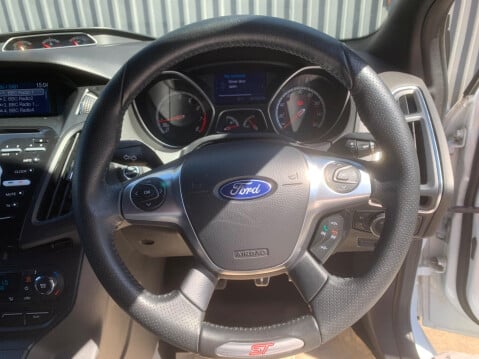 Ford Focus 2.0T EcoBoost ST-3 Euro 5 (s/s) 5dr 5