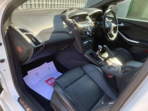 Ford Focus 2.0T EcoBoost ST-3 Euro 5 (s/s) 5dr 7