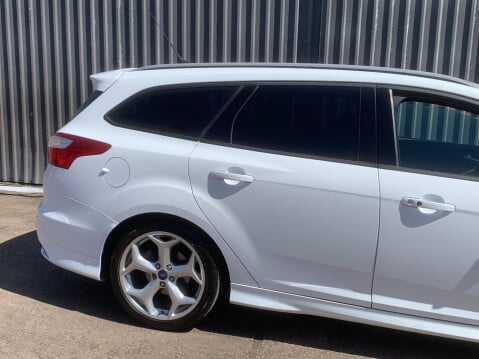 Ford Focus 2.0T EcoBoost ST-3 Euro 5 (s/s) 5dr 49