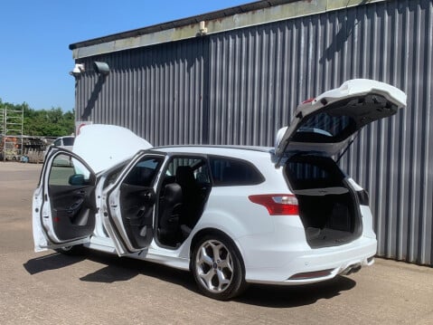 Ford Focus 2.0T EcoBoost ST-3 Euro 5 (s/s) 5dr 35
