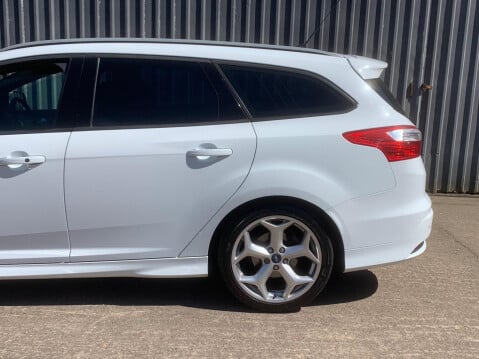 Ford Focus 2.0T EcoBoost ST-3 Euro 5 (s/s) 5dr 38