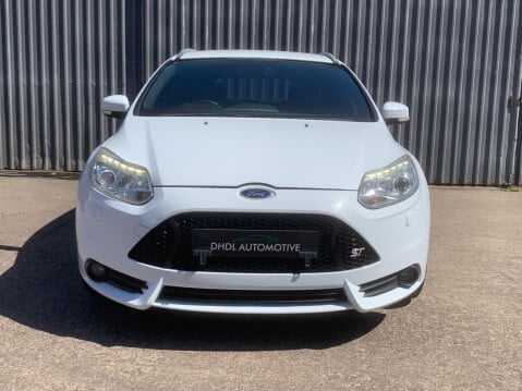 Ford Focus 2.0T EcoBoost ST-3 Euro 5 (s/s) 5dr 41