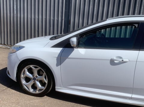 Ford Focus 2.0T EcoBoost ST-3 Euro 5 (s/s) 5dr 51