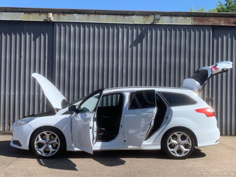 Ford Focus 2.0T EcoBoost ST-3 Euro 5 (s/s) 5dr 34