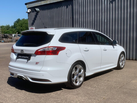 Ford Focus 2.0T EcoBoost ST-3 Euro 5 (s/s) 5dr 46