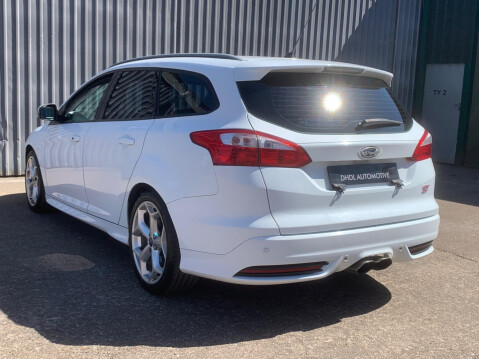 Ford Focus 2.0T EcoBoost ST-3 Euro 5 (s/s) 5dr 44