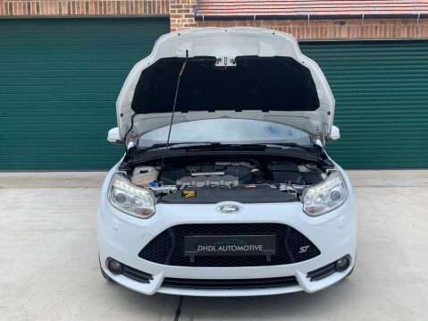Ford Focus 2.0T EcoBoost ST-3 Euro 5 (s/s) 5dr 11
