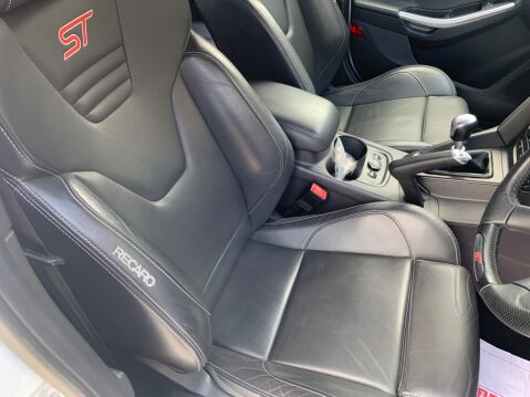 Ford Focus 2.0T EcoBoost ST-3 Euro 5 (s/s) 5dr 15