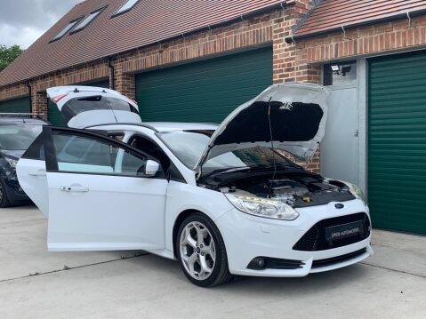 Ford Focus 2.0T EcoBoost ST-3 Euro 5 (s/s) 5dr 27