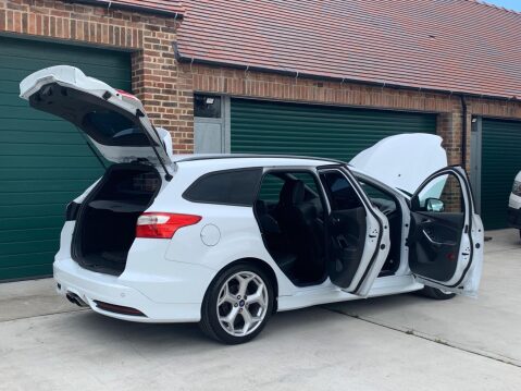 Ford Focus 2.0T EcoBoost ST-3 Euro 5 (s/s) 5dr 29