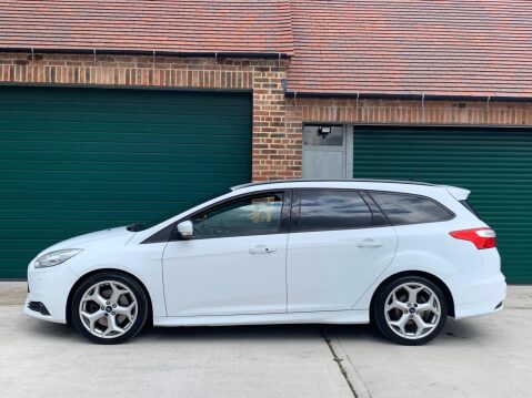 Ford Focus 2.0T EcoBoost ST-3 Euro 5 (s/s) 5dr 36