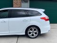 Ford Focus 2.0T EcoBoost ST-3 Euro 5 (s/s) 5dr 38