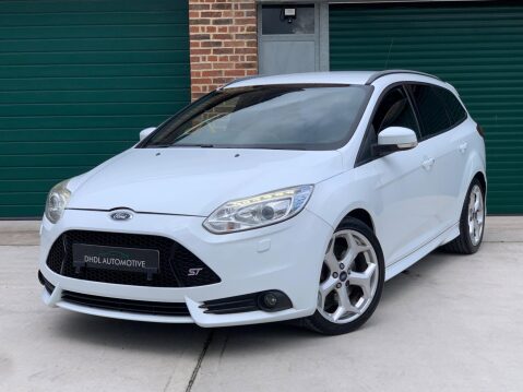 Ford Focus 2.0T EcoBoost ST-3 Euro 5 (s/s) 5dr 54