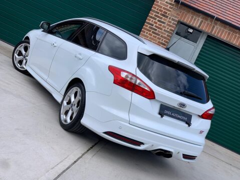 Ford Focus 2.0T EcoBoost ST-3 Euro 5 (s/s) 5dr 57