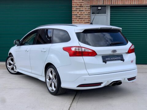 Ford Focus 2.0T EcoBoost ST-3 Euro 5 (s/s) 5dr 59