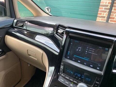 Toyota Alphard 2.4 Petrol 8 Seater ULEZ Compliant 22
