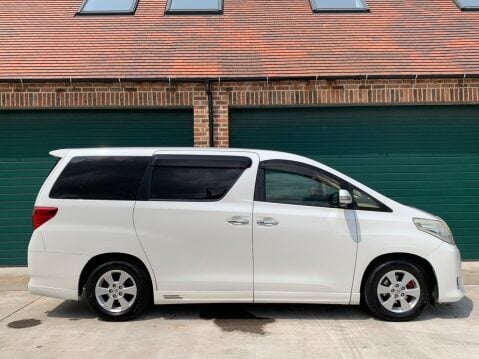 Toyota Alphard 2.4 Petrol 8 Seater ULEZ Compliant 35