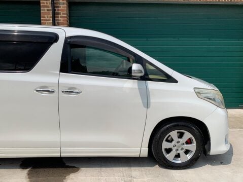 Toyota Alphard 2.4 Petrol 8 Seater ULEZ Compliant 37