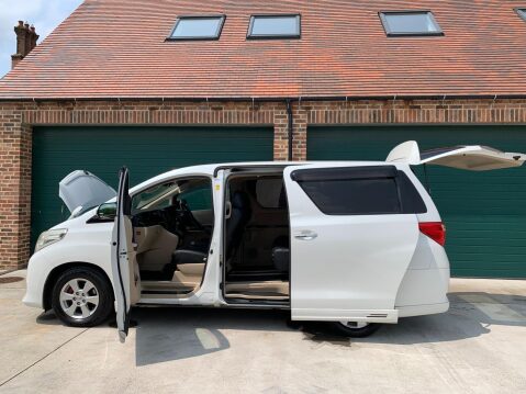 Toyota Alphard 2.4 Petrol 8 Seater ULEZ Compliant 39