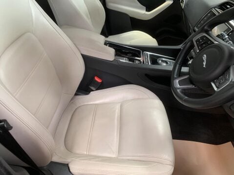 Jaguar F-Pace 2.0 D180 Prestige Auto AWD Euro 6 (s/s) 5dr 6