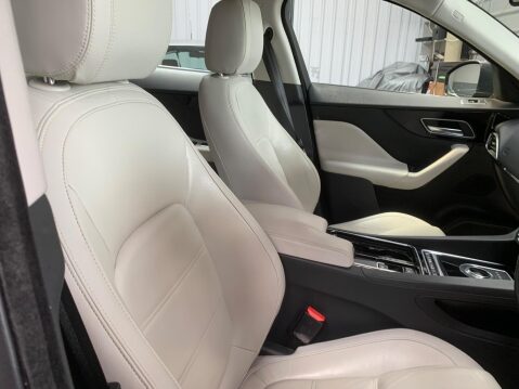 Jaguar F-Pace 2.0 D180 Prestige Auto AWD Euro 6 (s/s) 5dr 11