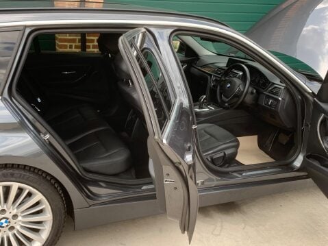 BMW 3 Series 3.0 330d Luxury Touring Auto Euro 5 (s/s) 5dr 49