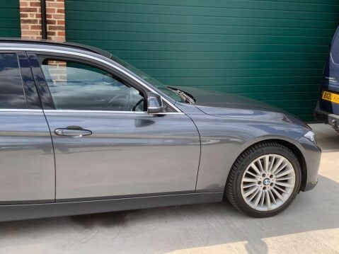 BMW 3 Series 3.0 330d Luxury Touring Auto Euro 5 (s/s) 5dr 52