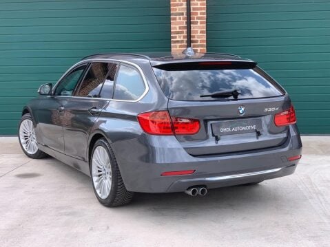 BMW 3 Series 3.0 330d Luxury Touring Auto Euro 5 (s/s) 5dr 45