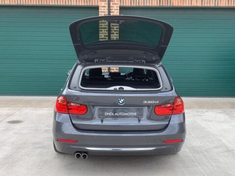 BMW 3 Series 3.0 330d Luxury Touring Auto Euro 5 (s/s) 5dr 11