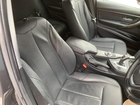 BMW 3 Series 3.0 330d Luxury Touring Auto Euro 5 (s/s) 5dr 16