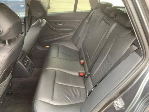 BMW 3 Series 3.0 330d Luxury Touring Auto Euro 5 (s/s) 5dr 19