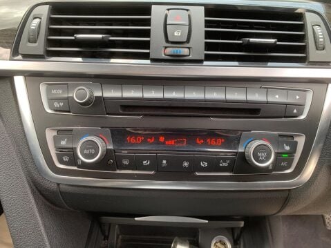 BMW 3 Series 3.0 330d Luxury Touring Auto Euro 5 (s/s) 5dr 21