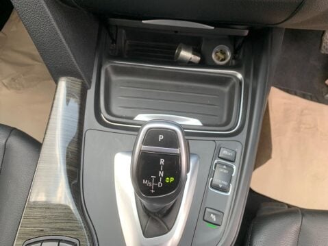 BMW 3 Series 3.0 330d Luxury Touring Auto Euro 5 (s/s) 5dr 22