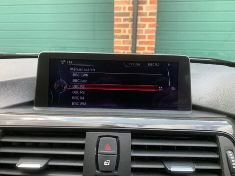 BMW 3 Series 3.0 330d Luxury Touring Auto Euro 5 (s/s) 5dr 28
