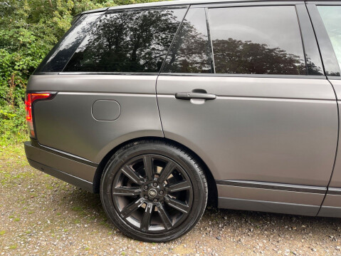 Land Rover Range Rover 3.0 TD V6 Autobiography Auto 4WD Euro 6 (s/s) 5dr 13