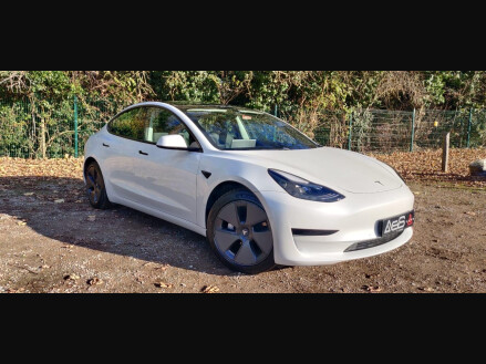 Tesla Model 3 Standard Range Plus Auto RWD 4dr