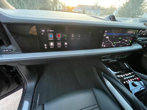 Porsche Cayenne 3.0 V6 E-Hybrid 25.9kWh TiptronicS 4WD Euro 6 (s/s) 5dr 17