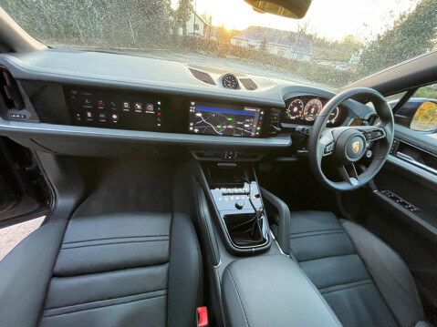 Porsche Cayenne 3.0 V6 E-Hybrid 25.9kWh TiptronicS 4WD Euro 6 (s/s) 5dr 23