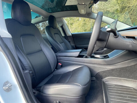 Tesla Model 3 (Dual Motor) Performance Auto 4WDE 4dr (Performance Upgrade) 6