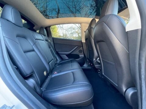 Tesla Model Y (Dual Motor) Long Range Auto 4WDE 5dr 4
