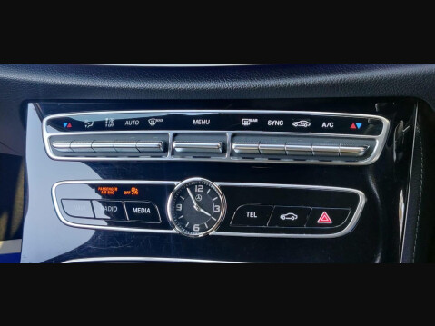 Mercedes-Benz E Class 2.0 E220d AMG Line (Premium) G-Tronic+ Euro 6 (s/s) 5dr 37